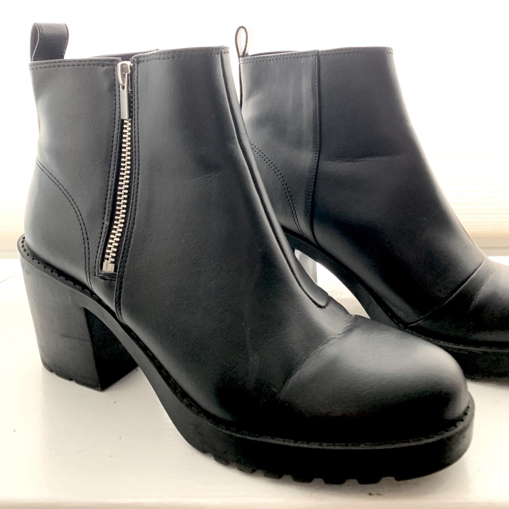 Black Booties / Ankle Boot